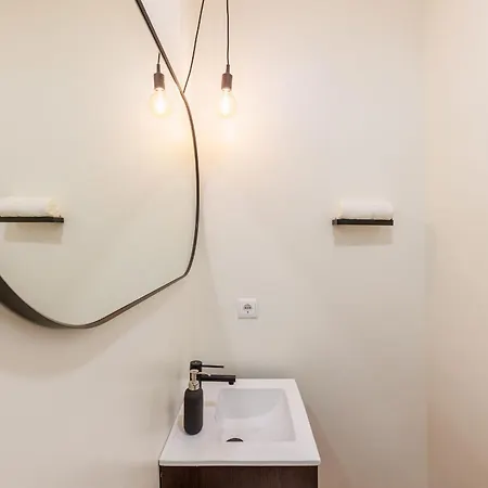 Olive Tree House By Lovelystay