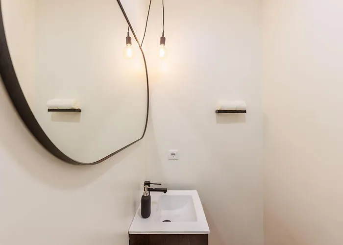 Olive Tree House By Lovelystay